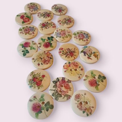 20mm Vintage Mixed Wooden Floral Buttons Flower 2 Hole Crafts Cardigans Knitting
