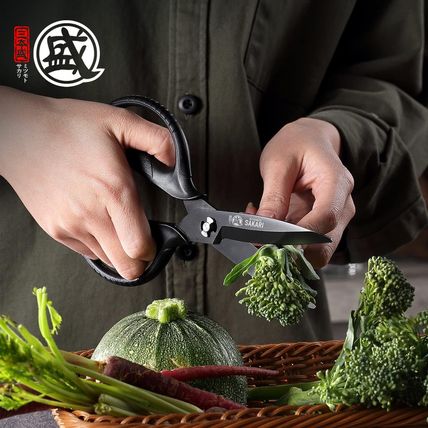 MITSUMOTO SAKARI Japanese Kitchen Scissors, All Purpose, Black Titanium Plated H