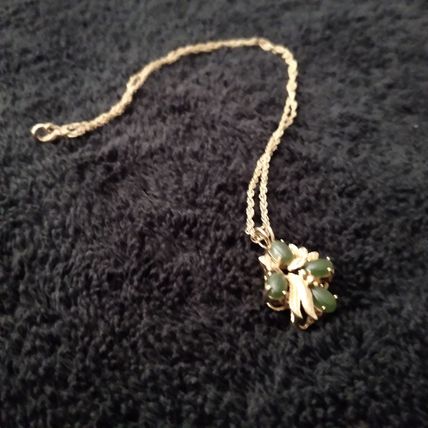 Floral designer green jade flowering Pendant and chain