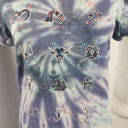 No Boundaries Women's Zodiac Sign Tie Dye Blue Short Sleeve T-Shirt Sz Small