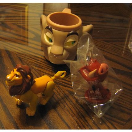 DISNEY LION KING NALA PLASTIC FIGURAL CUP MUG BURKER KING MUFUSA, PUMBA BOBBLE
