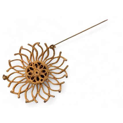 Vintage Gold Tone Round Flower Scarf Pin Brooch Clip Elegant Openwork Eye Design