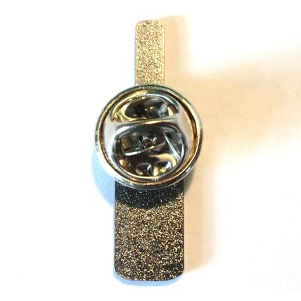 Vino Tinto Red Wine Vin Rouge Bottle Small Metal Enamel Badge 30mm 'NEW'