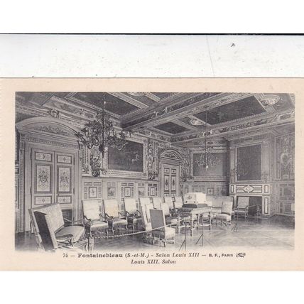Palais de Fontainebleau Salle des Gardes France Postcard unused VGC