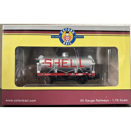 Oxford Rail OR76TK2007 BP No 1061 12 Ton Tank Wagon - BNIB