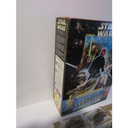 Kellogg`s Corn Flakes 1999 Star Wars Statuettes Cereal Box & Set of 10 Sealed