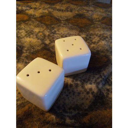 Dice Salt and Pepper Set - Estate Find 2206014 - Very Good