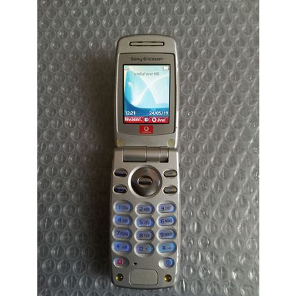 Sony Ericsson z600 phone for sale , charger connector faulty and uses vodafone h