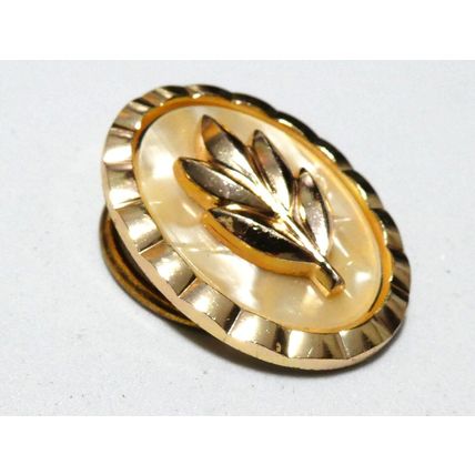 VINTAGE Oval Gold Western Germany Faux Mother of Pearl Raised Floral SCARF CLIP