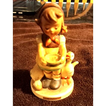 Vintage Goeble Hummel Figurine "Be Patient" #197 4 1/2" Tall Girl W/2 Geese 1948