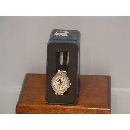 Pre-Owned Women’s Disney MCK167 Mickey Mouse Analog Watch