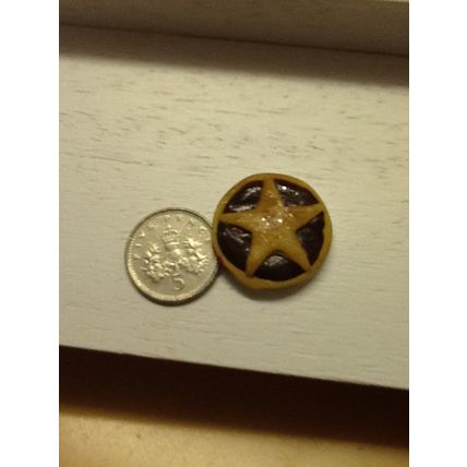 'Family size' Mince Pie 1:12th scale miniature