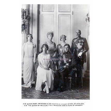 rs1759 - Queens of Belgium & Britain with other Family Members - print 6x4