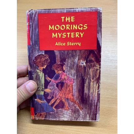 VINTAGE THE MOORINGS MYSTERY ALICE STERRY FICTION HARDBACK BOOK (P3)