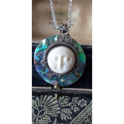 Vintage 1970-s 925 Silver Large Abalone Face Pendant on 18 in Modern Chain.