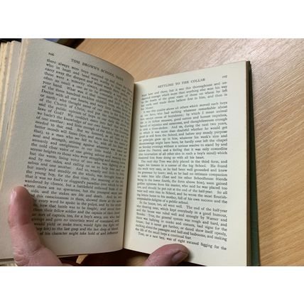 1917 THOMAS HUGHES "TOM BROWN'S SCHOOL DAYS" ILLUSTRATED HARDBACK BOOK (P3)