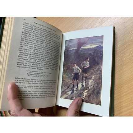 1917 THOMAS HUGHES "TOM BROWN'S SCHOOL DAYS" ILLUSTRATED HARDBACK BOOK (P3)