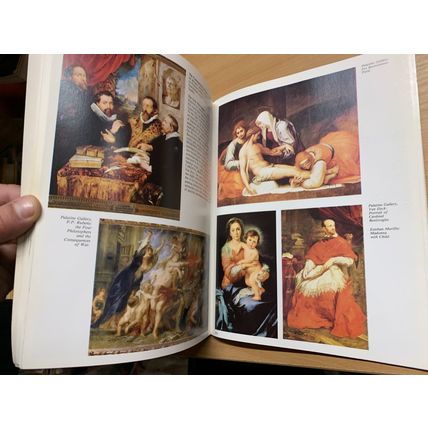 VINTAGE "FLORENCE - CITY OF ART" LARGE ILLUSTRATED PAPERBACK BOOK (P4)