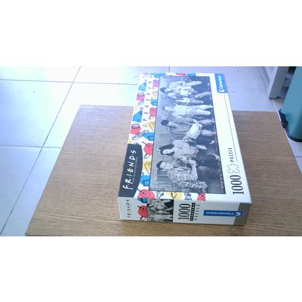 FRIENDS: The Television Series Panorama Jigsaw Puzzle (1000 Piece) Clementoni