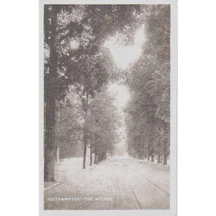 The Avenue Southampton Hampshire Postcard (QHAM307)