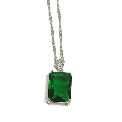 Beautiful Emerald Green Square Pendant White Gold Plated Necklace
