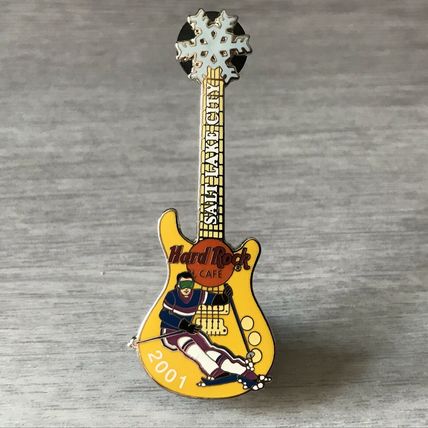 SALT LAKE CITY OLYMPIC WINTER GAMES 2 SLALOM SKIER GUITAR Hard Rock Cafe PIN LE