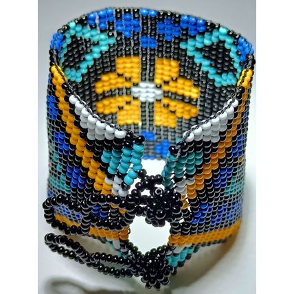 Traditional Huichol Art. Mexico Glass Seed Beads Bracelet. Floral Motives 2