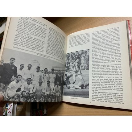 1967 "THE ALL STARS FOOTBALL BOOK No.7" UK SOCCER ANNUAL HARDBACK BOOK (P4)