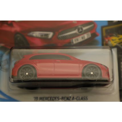 Hot Wheels 2018 Nightburnerz ’19 Mercedes-Benz A-Class Shortcard Diecast Car