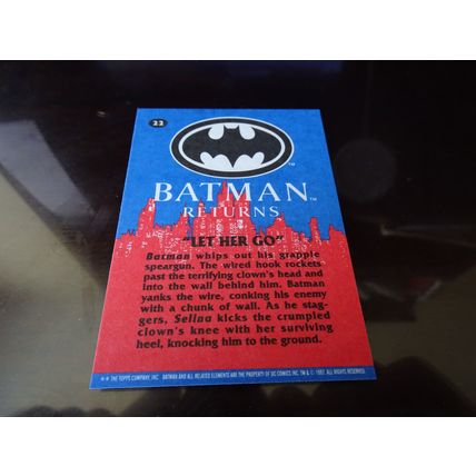 1992 Topps Batman Returns Card # 022 "Let Her Go" Near Mint (7) (SB)