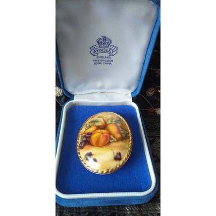 Vintage 1950-s Genuine Gold Edged Fine Bone China Fruit BROOCH in Original Box.