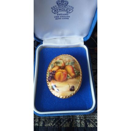 Vintage 1950-s Genuine Gold Edged Fine Bone China Fruit BROOCH in Original Box.