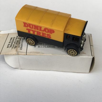 RARE Promotional Corgi 1930s AEC Van Dunlop Tyres Livery Die Cast BOXED