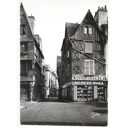 37 - Tours - place plumereau et rue du change