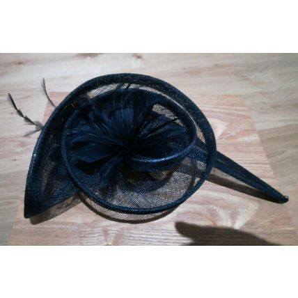 Elegant teardrop clip black Fascinator Hat new ASCOT WEDDING RACES
