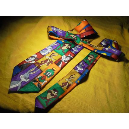 Warner Bros. LOONEY TUNES CLASSIC CHARACTERS TIE! $15.00 Shipped!