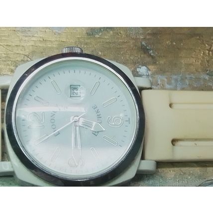 DOONEY & BOURKE Watch White Silicone Rubber Band Large Face