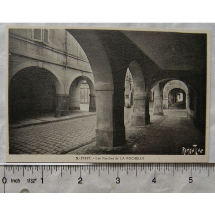 vintage postcard La Rochelle, Les Porches