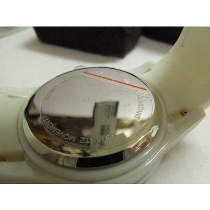 CLOS DU BOIS Wrist Watch White Japan Quartz Movement Metal Case New