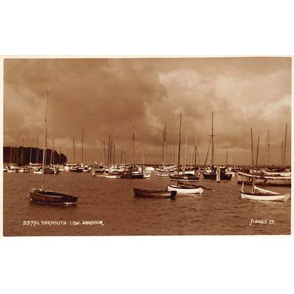 23791 : Yarmouth I O W Harbour : a Judges real photo-style postcard