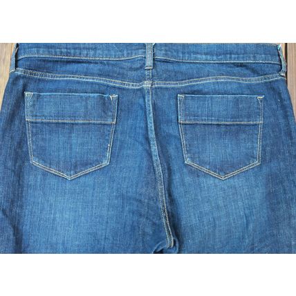 Women's Old Navy Size 16 The Sweetheart Mid Rise Jeans Medium Wash Flared Legs