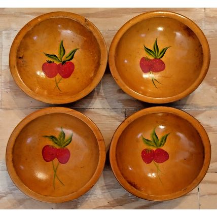 Vintage Munising Wooden Salad Bowl Brown Strawberry Design Lot Of 4 Round Shape