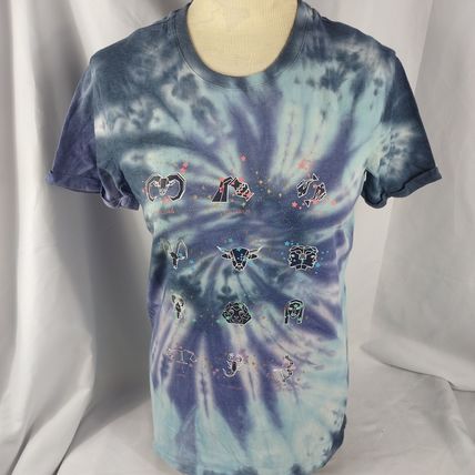No Boundaries Women's Zodiac Sign Tie Dye Blue Short Sleeve T-Shirt Sz Small