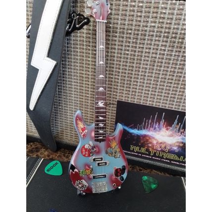 MICHAEL ANTHONY (Van Halen)-Rat Rod Custom Bass Guitar 1:4 Scale ~Axe Heaven~