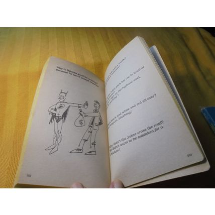 Oddball Item! JOKER'S JOKE BOOK Paperback!! 1988! TOR Books! $30.00 Shipped!!