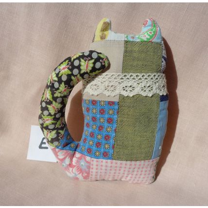 E Vintage Quilt Cat Pillow Tuck Shelf Sitter 7 Inch Farmhouse Ornies Bowl Filler