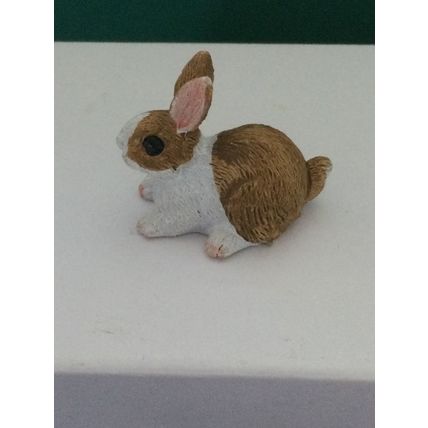 Rabbit Brown & White - sitting 1:12th Dolls House Miniature