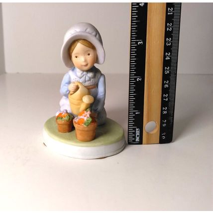 Holly Hobbie Adorable Simple Pleasures Figurine Precious Moments Series III VTG