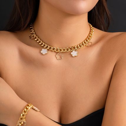 Fashion Color Parthenocissus Grass Pendant Necklace For Women