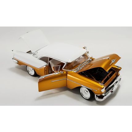 1/18 ( IWR ) 1957 Oldsmobile Super 88 Gold Metallic and White "Southern Kings Cu